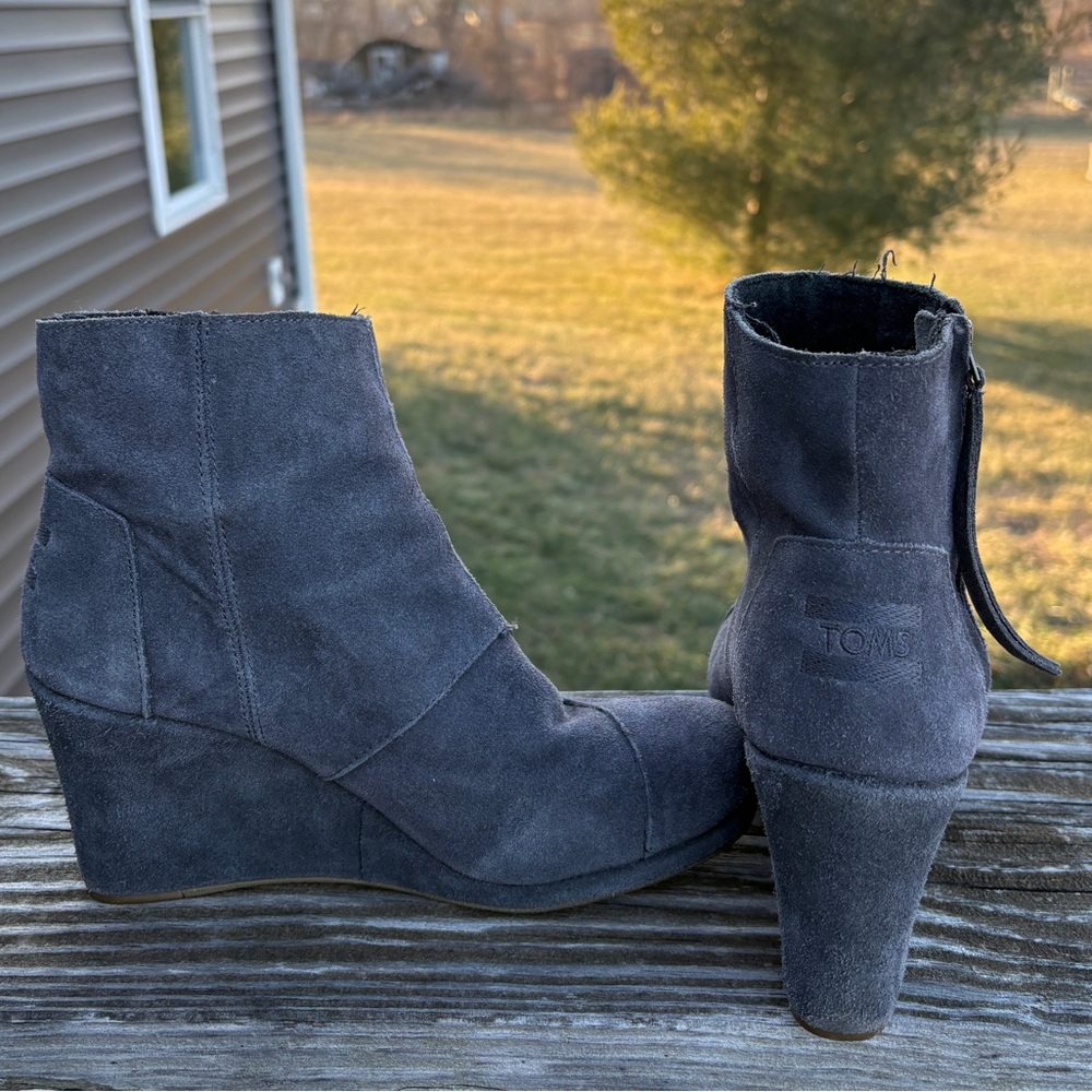 TOMS Women's Charcoal grey Suede Heeled Booties